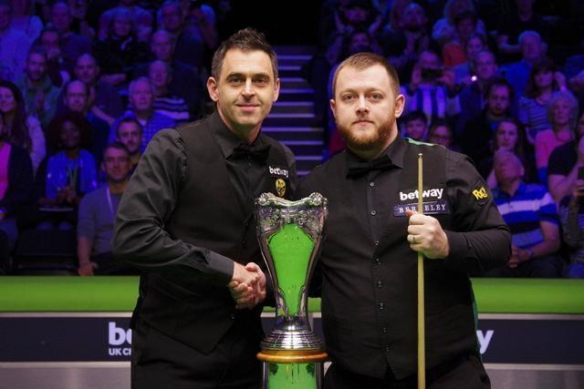 暗中寻找新 暗中寻找新